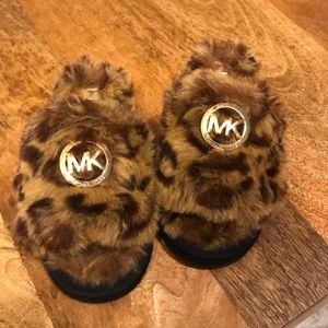 Micheal Kors Fluffy Leopard Print Sandals/ Slides/ Slippers